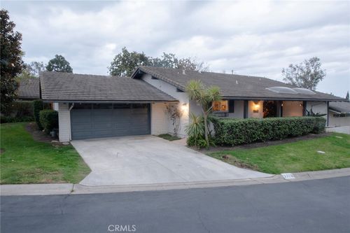 2170 Vista Entrada, Newport Beach, CA, 92660-3934 | Card Image