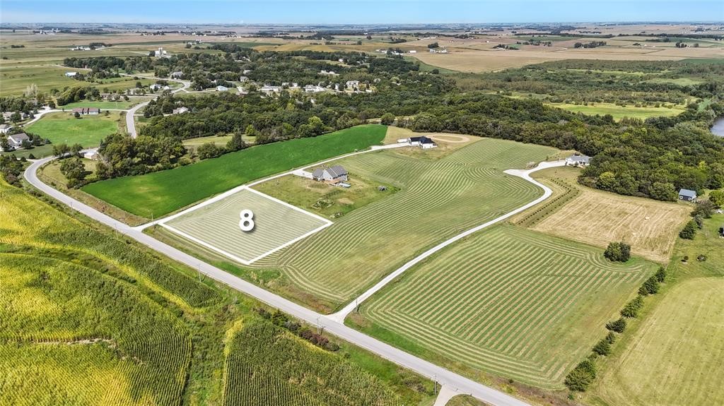 Land in Pella