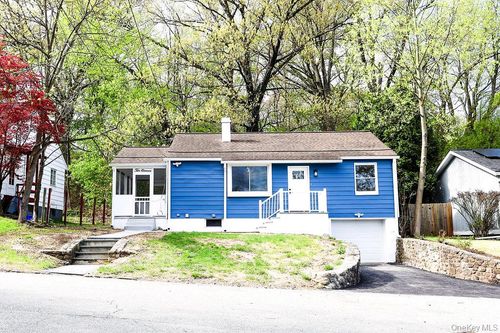1011 Parkway Pl, Peekskill, NY, 10566-1825 | Card Image
