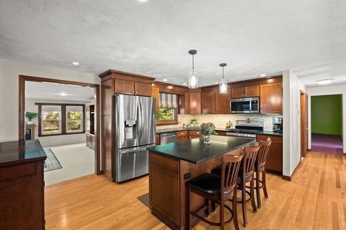 275 Center St, North Easton, MA, 02356-1905 | Card Image