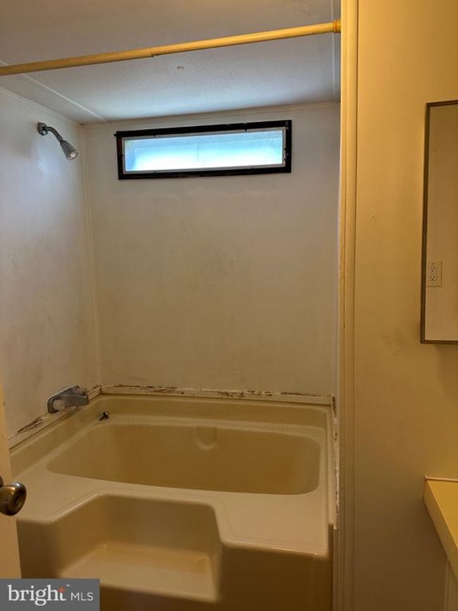 97 Skyhawk Trl, Home with 3 bedrooms, 2 bathrooms and null parking in HARPERS FERRY WV | Image 6