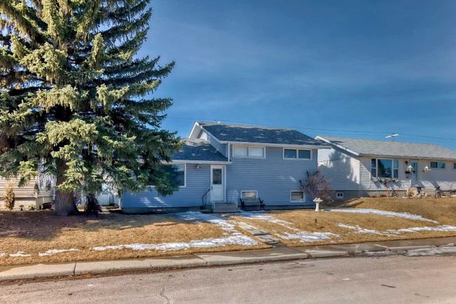 4719 Greenview Drive Ne, Home with 3 bedrooms, 2 bathrooms and 3 parking in Calgary AB | Image 33