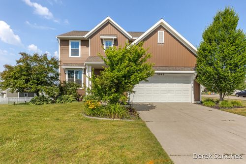 5845 Nile Dr Sw, Wyoming, MI, 49418-8330 | Card Image