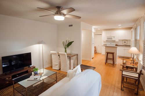 apt-a-117 Church St, Charleston, SC, 29401-2950 | Card Image