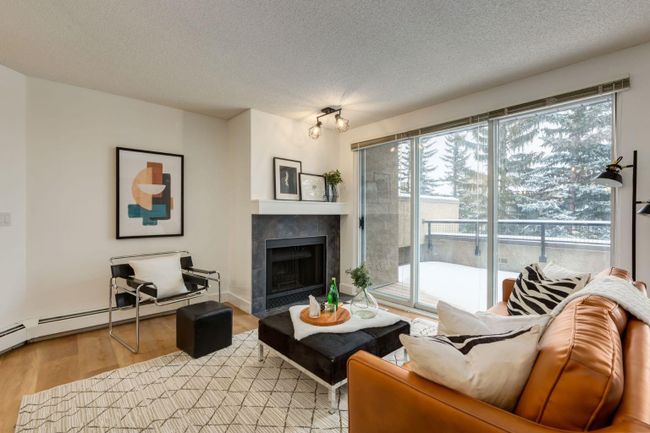 3 - 118 Village Hts Sw, Condo with 2 bedrooms, 2 bathrooms and 1 parking in Calgary AB | Image 4