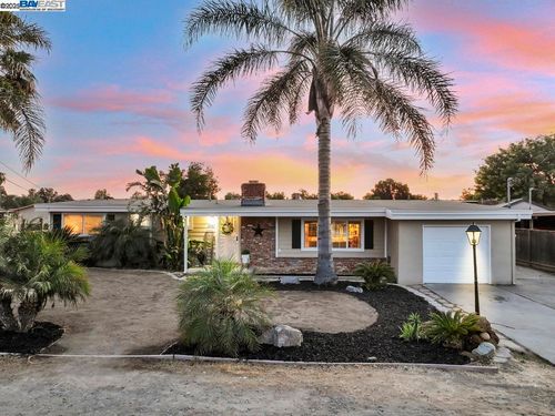 1941 Eden Plains Rd, Brentwood, CA, 94513 | Card Image