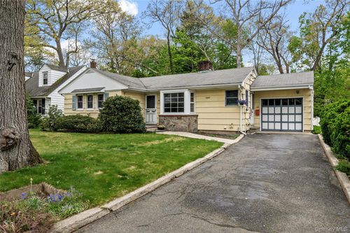 8 Birch Dr, Huntingtn Sta, NY, 11746-3003 | Card Image