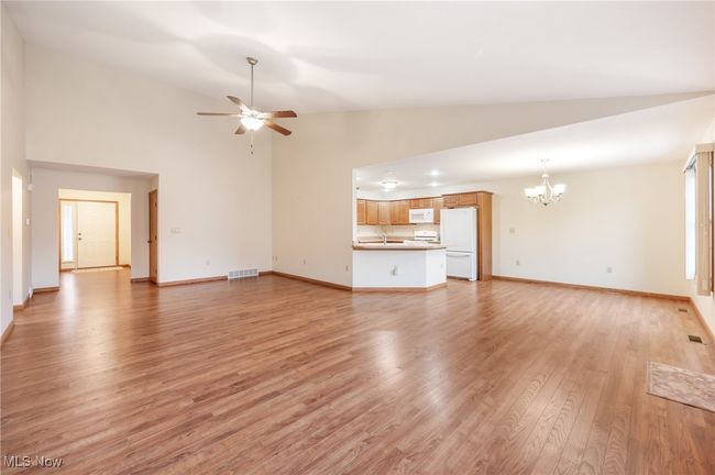 1089 Park Pl, Condo with 2 bedrooms, 2 bathrooms and null parking in Niles OH | Image 10