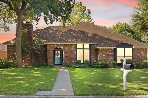 3709 Danbury Dr, Arlington, TX, 76016-3018 | Card Image