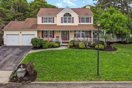 10 John St, Selden, NY, 11784-2050 | Card Image
