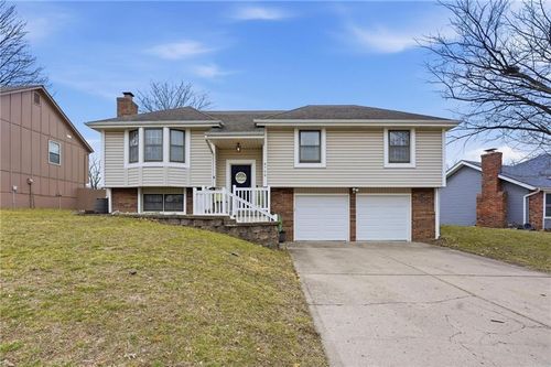 8708 Nw Shannon Ave, Kansas City, MO, 64153-1766 | Card Image