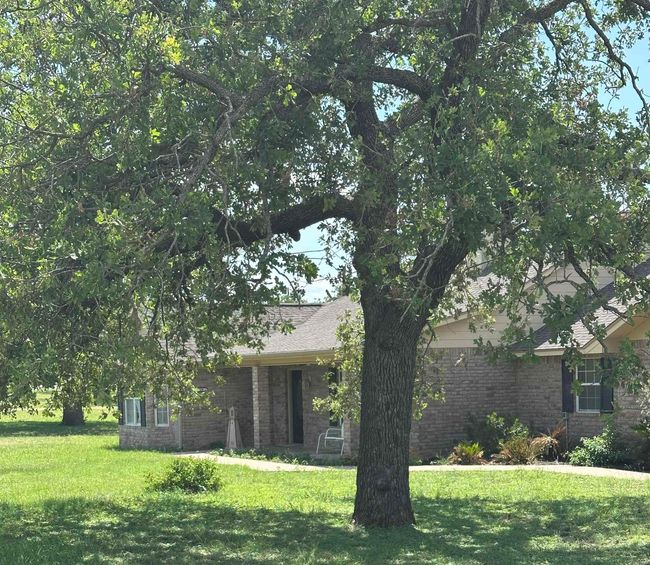 200 Apache Trail Street, House other with 4 bedrooms, 3 bathrooms and null parking in Burnet TX | Image 5