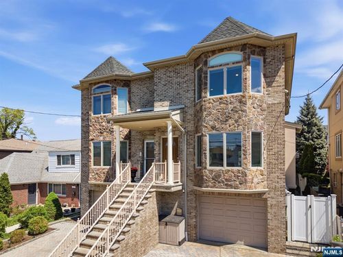 427 Lawton Ave, Cliffside Park, NJ, 07010-1914 | Card Image