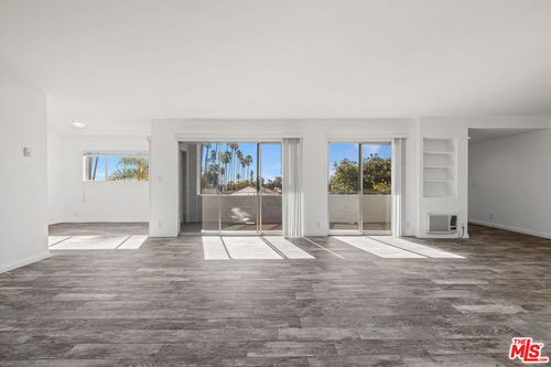 109-7560 N Hollywood Way, Burbank, CA, 91505-4301 | Card Image
