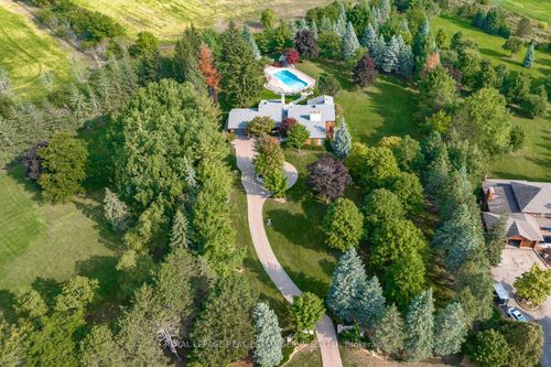 16 Mccoll Dr, Inglewood, ON, L7C1J4 | Card Image