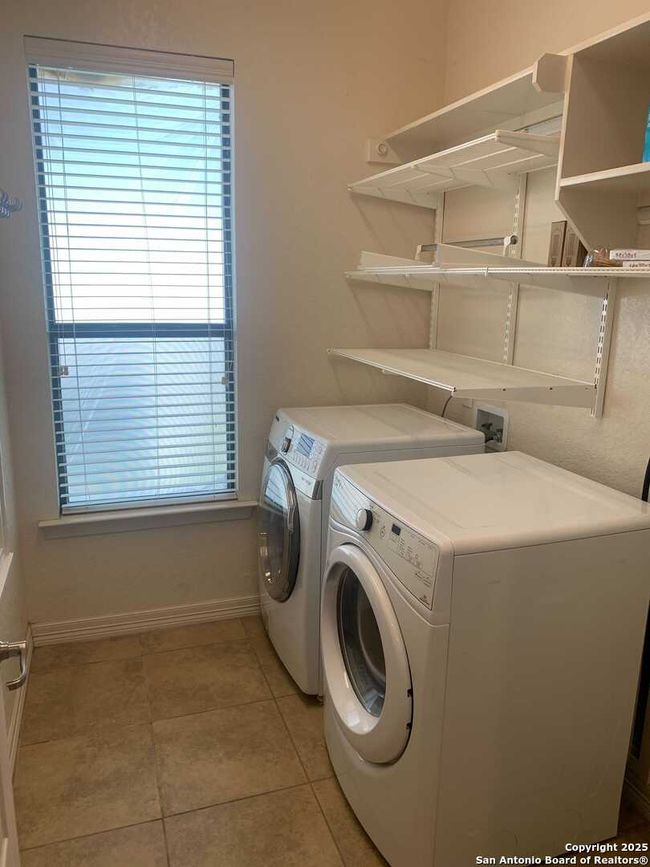 594 Carriage House, House other with 4 bedrooms, 2 bathrooms and null parking in Spring Branch TX | Image 13