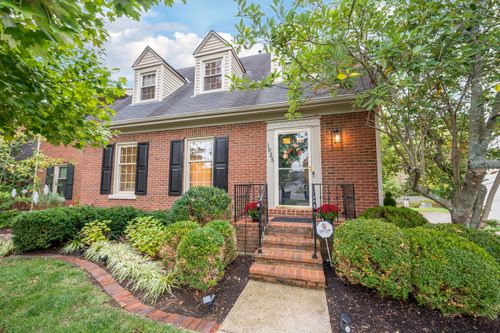 1025 Chinoe Rd, Lexington, KY, 40502-3009 | Card Image