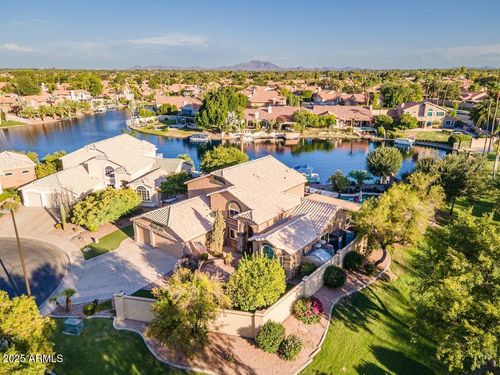 936 S Paradise Dr, Gilbert, AZ, 85233-7429 | Card Image