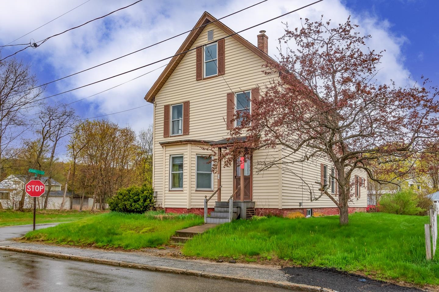 Myrtle St, Newport, NH 03773
