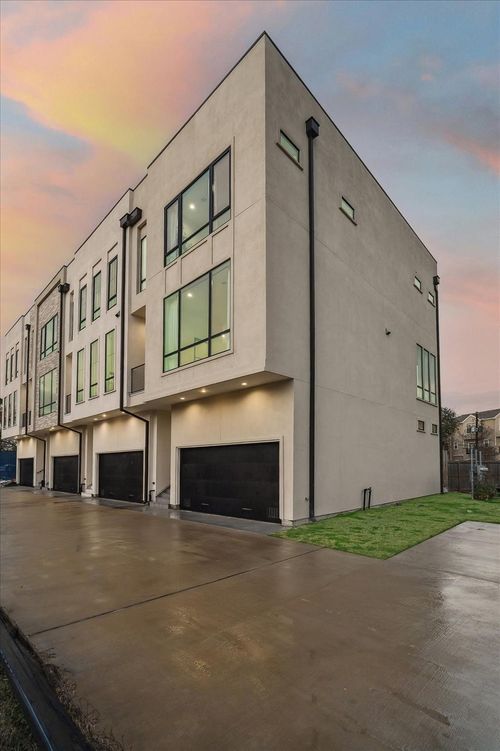 12818 Verdi Dr, Houston, TX, 77024 | Card Image