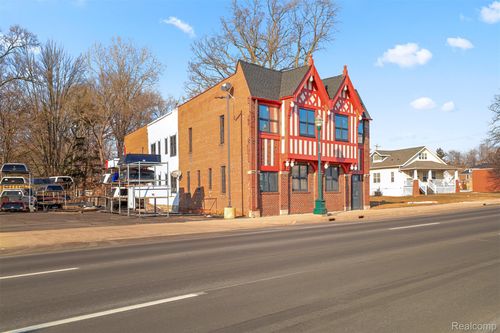 35732 W Michigan Ave, Wayne, MI, 48184-1394 | Card Image