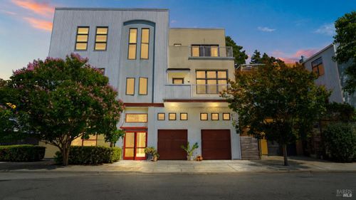103 G St, Petaluma, CA, 94952-4239 | Card Image