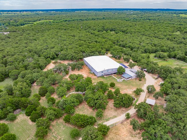 1990 Jim Harry Loop, Home with 5 bedrooms, 6 bathrooms and null parking in Sunset TX | Image 40