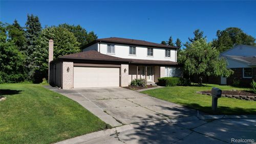16966 White Haven Dr, Northville, MI, 48168-2364 | Card Image