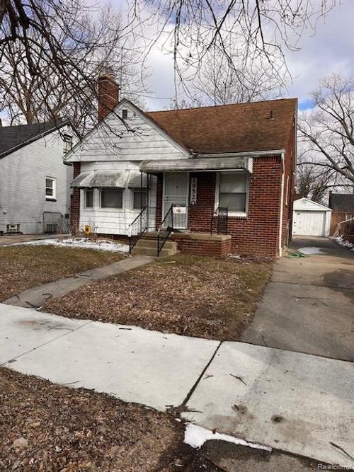 19520 Strasburg St, Detroit, MI, 48205-1632 | Card Image