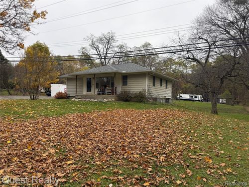 8030 Reese Rd, Clarkston, MI, 48348-4341 | Card Image