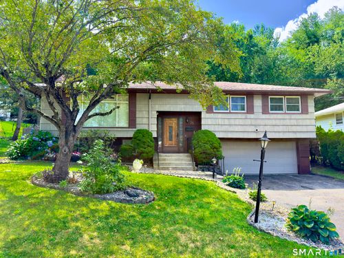 25 Greenfield Ave, Waterbury, CT, 06708-1715 | Card Image