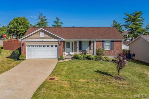 8 Walnut Creek Ct, Saint Charles, MO, 63304-4564 | Card Image