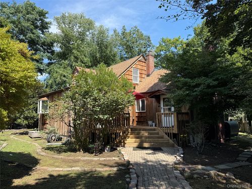 2 Terrace Rd, Suffern, NY, 10901-1717 | Card Image