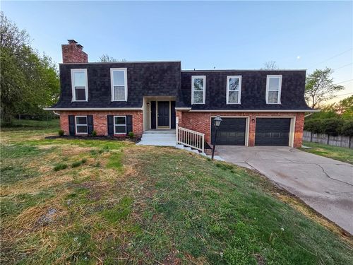 1703 Arapaho Ave, Springdale, AR, 72764-6904 | Card Image