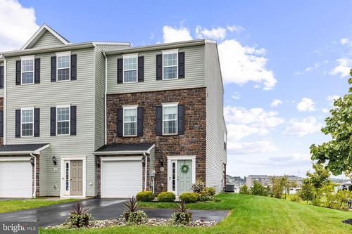 23 Holstein Dr, HANOVER, PA, 17331-8042 | Card Image