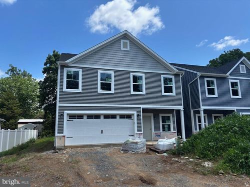 1031 Dianne Dr, WAYNESBORO, PA, 17268-8520 | Card Image