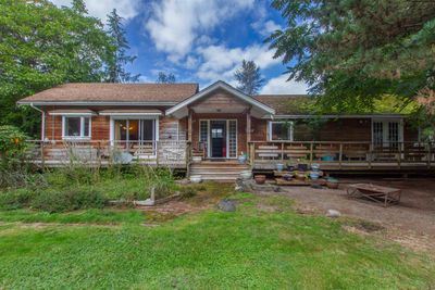 1020 Finch Dr, House other with 3 bedrooms, 1 bathrooms and null parking in Squamish BC | Image 1