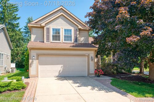 6496 Lake Meadow Dr, Waterford, MI, 48327-1783 | Card Image