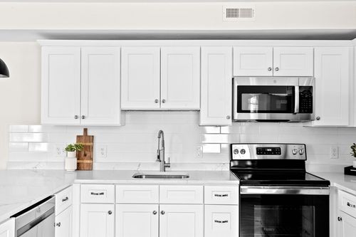 302-1 Pleasant St, Cohasset, MA, 02025-1713 | Card Image