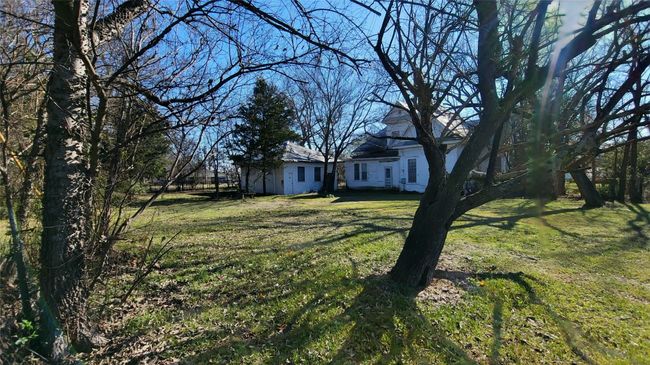 909 W Broadway St, House other with 4 bedrooms, 3 bathrooms and null parking in Clarksville TX | Image 20