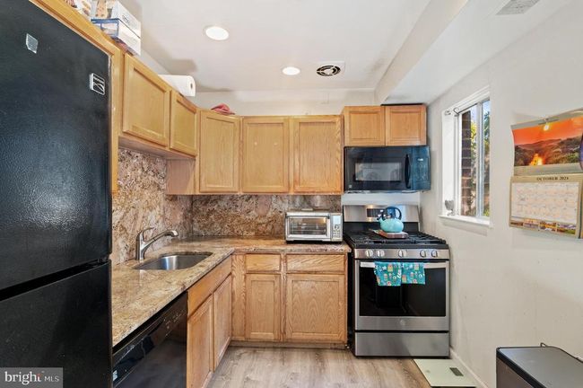 UNIT-2C - 11616 Vantage Hill Rd, Condo with 3 bedrooms, 2 bathrooms and null parking in RESTON VA | Image 8