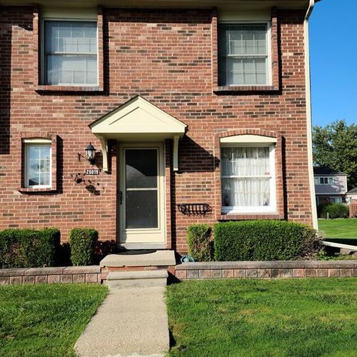 20019 Great Oaks Circle Circle S, Clinton Charter Township, MI, 48036 | Card Image