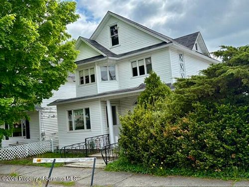 706 Delaware St, Forest City, PA, 18421-1002 | Card Image