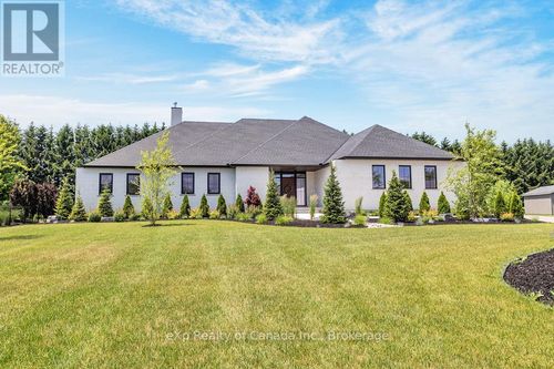 33 August Cres, Otterville, ON, N0J1R0 | Card Image