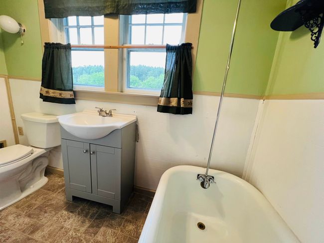 64 York Street, House other with 3 bedrooms, 2 bathrooms and null parking in Lyndon VT | Image 22