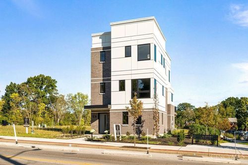 6227 Station Court Dr, Cincinnati, OH, 45224-2096 | Card Image
