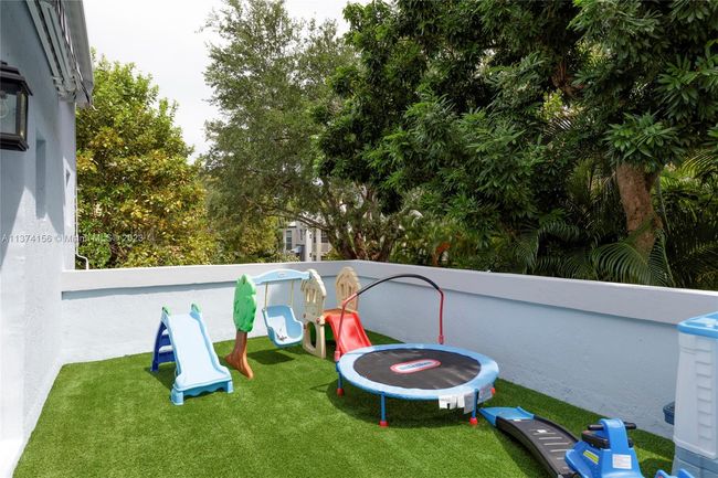 2 - 3154 Peachy St, Townhouse with 3 bedrooms, 3 bathrooms and null parking in Coconut Grove FL | Image 18
