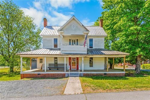 413 Cherry St, East Bend, NC, 27018-7979 | Card Image