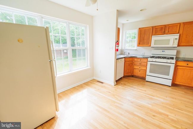 211 Laurel Ave, Home with 4 bedrooms, 3 bathrooms and null parking in GLASSBORO NJ | Image 8