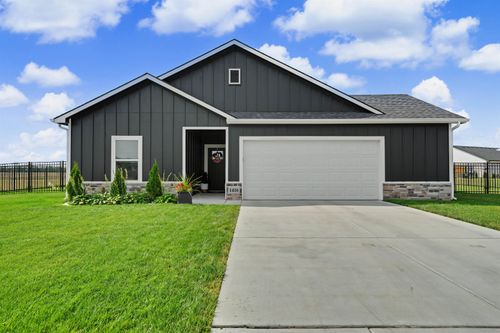1416 Curtiss Dr, McPherson, KS, 67460-7106 | Card Image